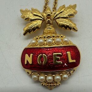 Avon Gold and Red Noel Pendant Necklace 16” drop including pendant